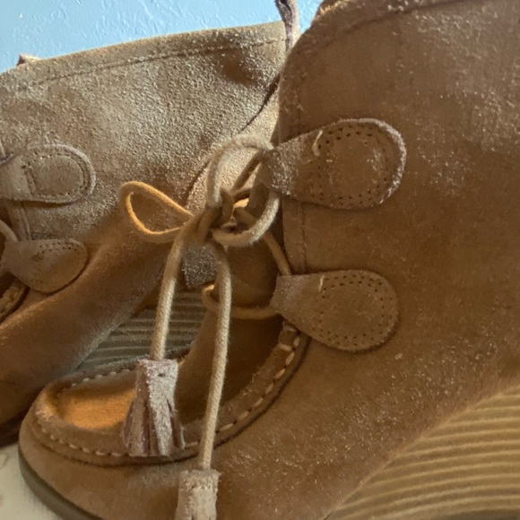 LUCKY BRAND Women's Suede Lace-Up Heeled Booties - Picture 10 of 16